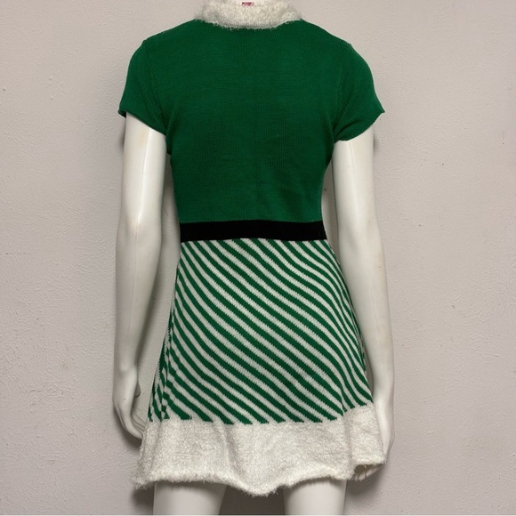 Juniors ELF SWEATER DRESS size M
7-9 NWT - Picture 6 of 7